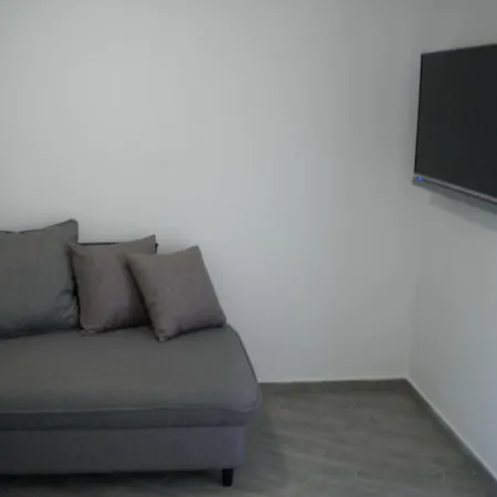 Venerea Apartment Nin